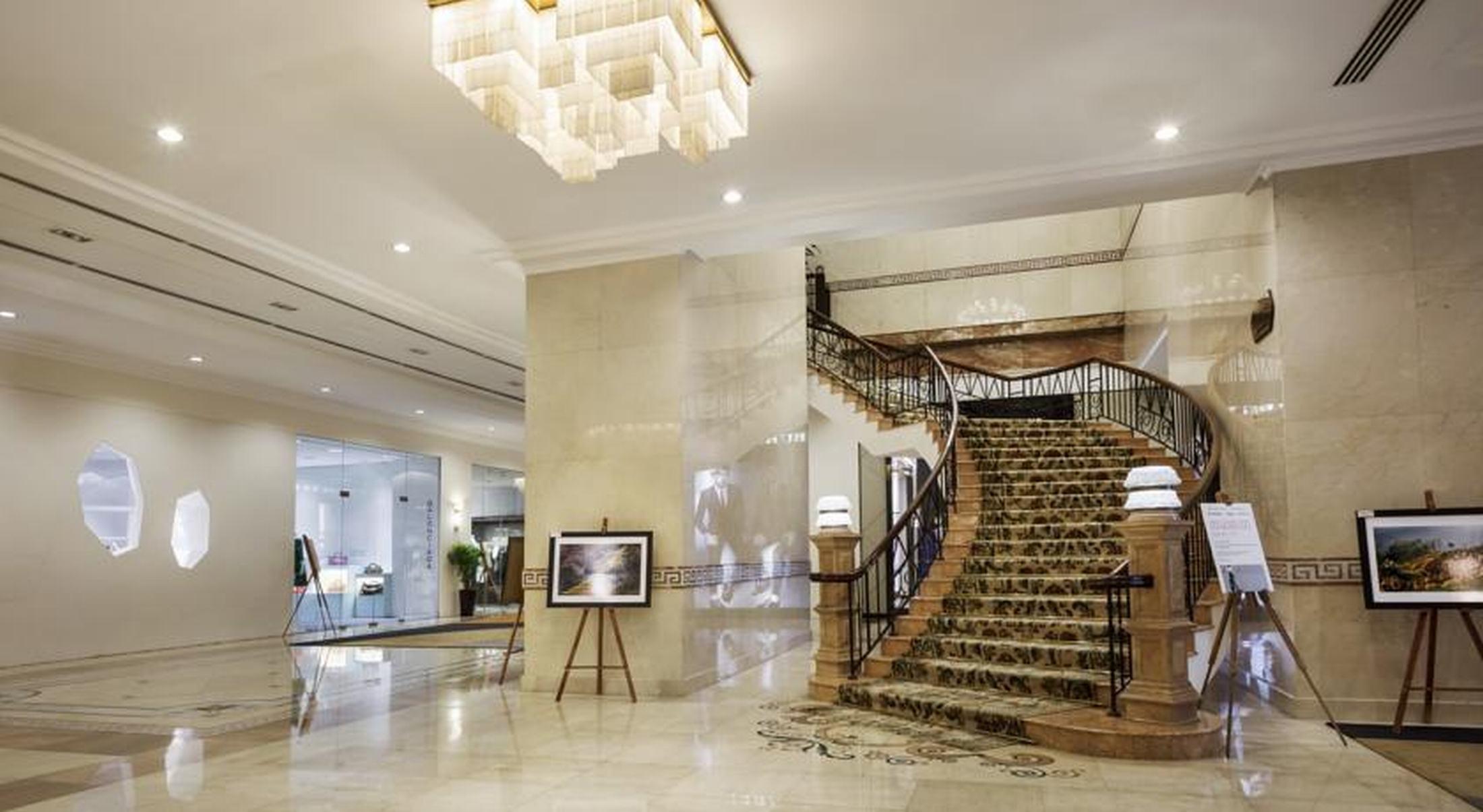 Rex Khách sạn 5*